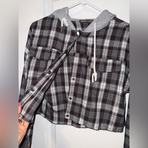 SHEIN Plaid Cropped Hoodie - Black and Gray - Picture 3 of 4